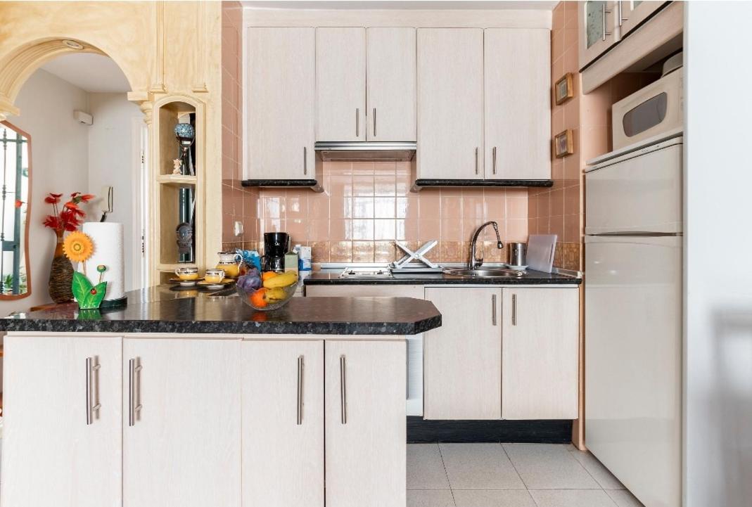 Apartamento Oasis Torremolinos Bagian luar foto