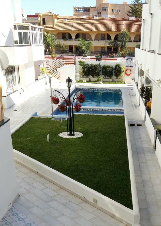 Apartamento Oasis Torremolinos Bagian luar foto